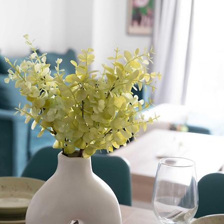 Modern Spacious Apartment Located In Piraeus Ngoại thất bức ảnh