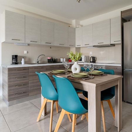 Modern Spacious Apartment Located In Piraeus Ngoại thất bức ảnh