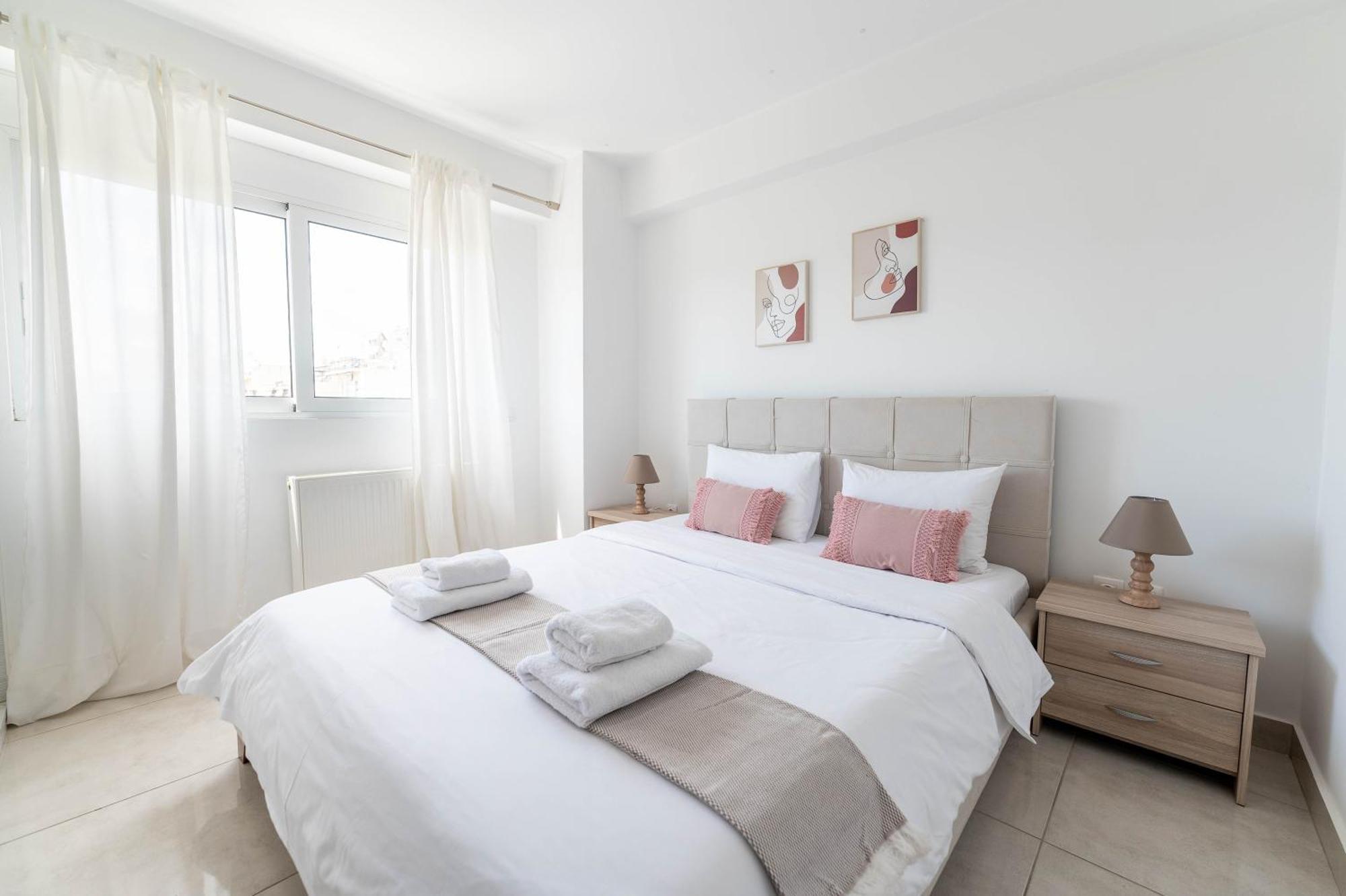 Modern Spacious Apartment Located In Piraeus Ngoại thất bức ảnh